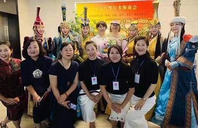 品味藝術之美 朗誦與造型藝術在“什么是美”專題講座中的交融